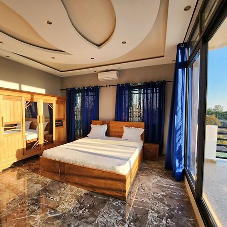 מאהאג'נגה Ocean Heaven Hotel מראה חיצוני תמונה