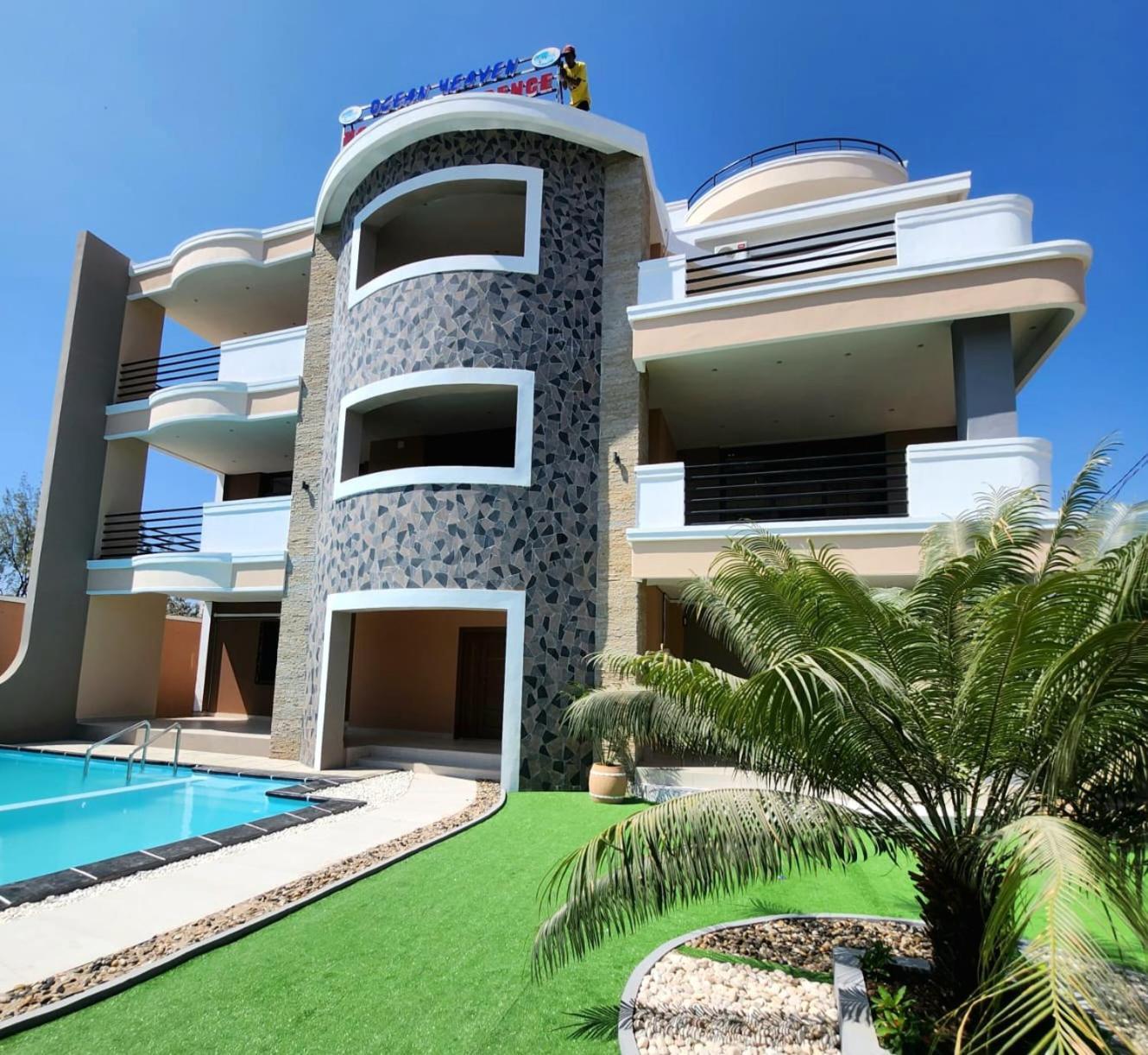 מאהאג'נגה Ocean Heaven Hotel מראה חיצוני תמונה