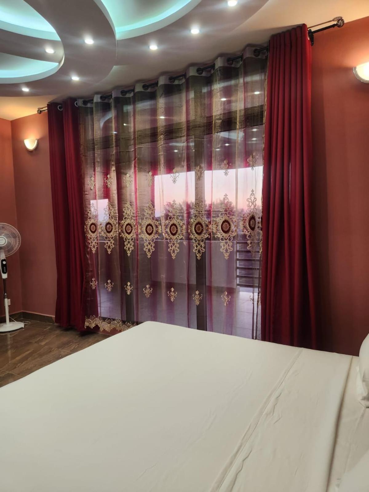 מאהאג'נגה Ocean Heaven Hotel מראה חיצוני תמונה