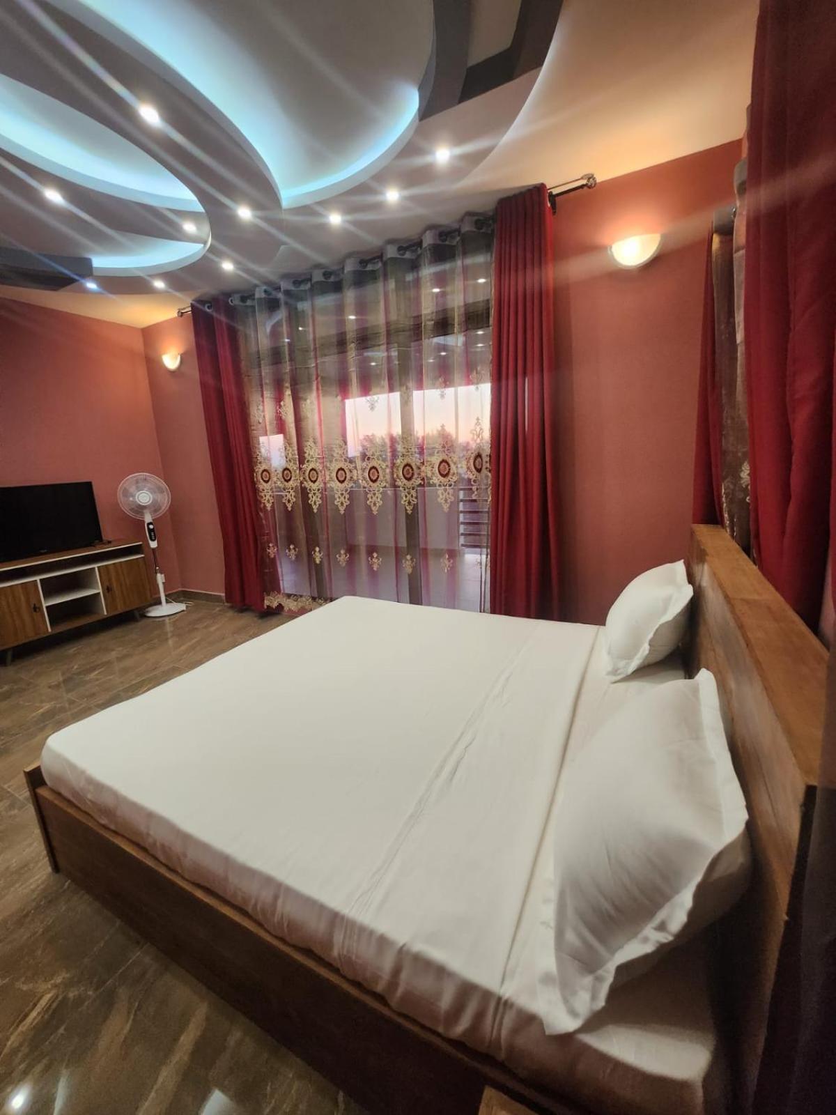 מאהאג'נגה Ocean Heaven Hotel מראה חיצוני תמונה