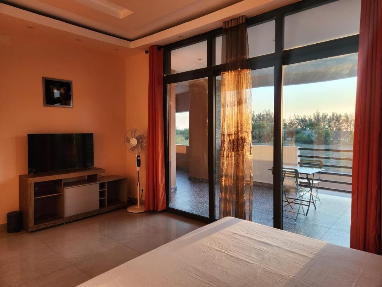 מאהאג'נגה Ocean Heaven Hotel מראה חיצוני תמונה