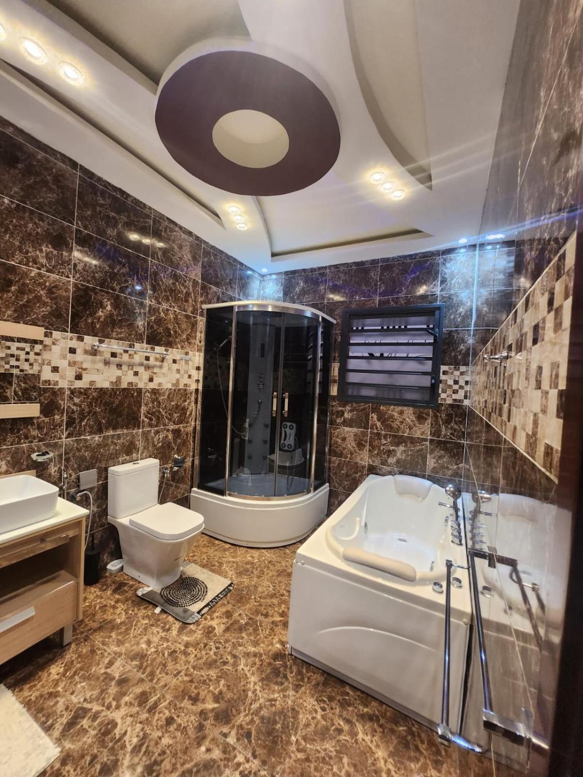 מאהאג'נגה Ocean Heaven Hotel מראה חיצוני תמונה