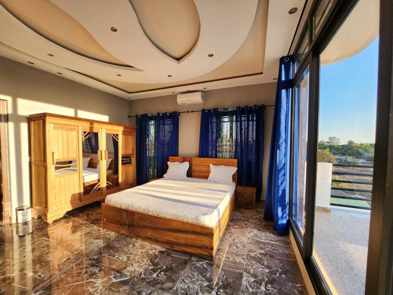 מאהאג'נגה Ocean Heaven Hotel מראה חיצוני תמונה
