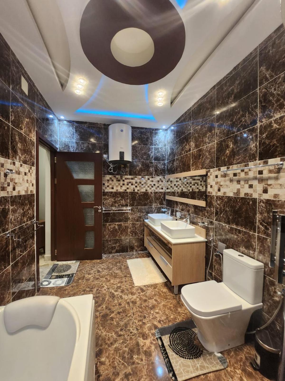 מאהאג'נגה Ocean Heaven Hotel מראה חיצוני תמונה