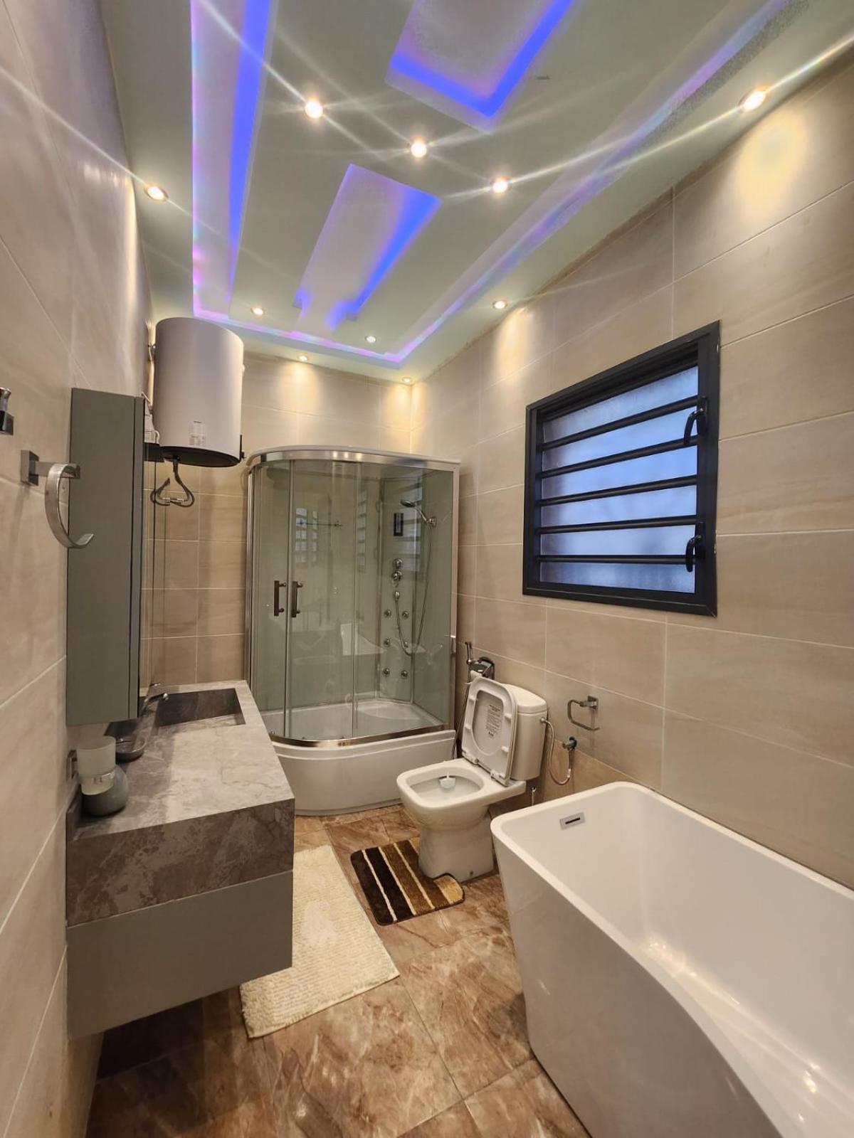 מאהאג'נגה Ocean Heaven Hotel מראה חיצוני תמונה