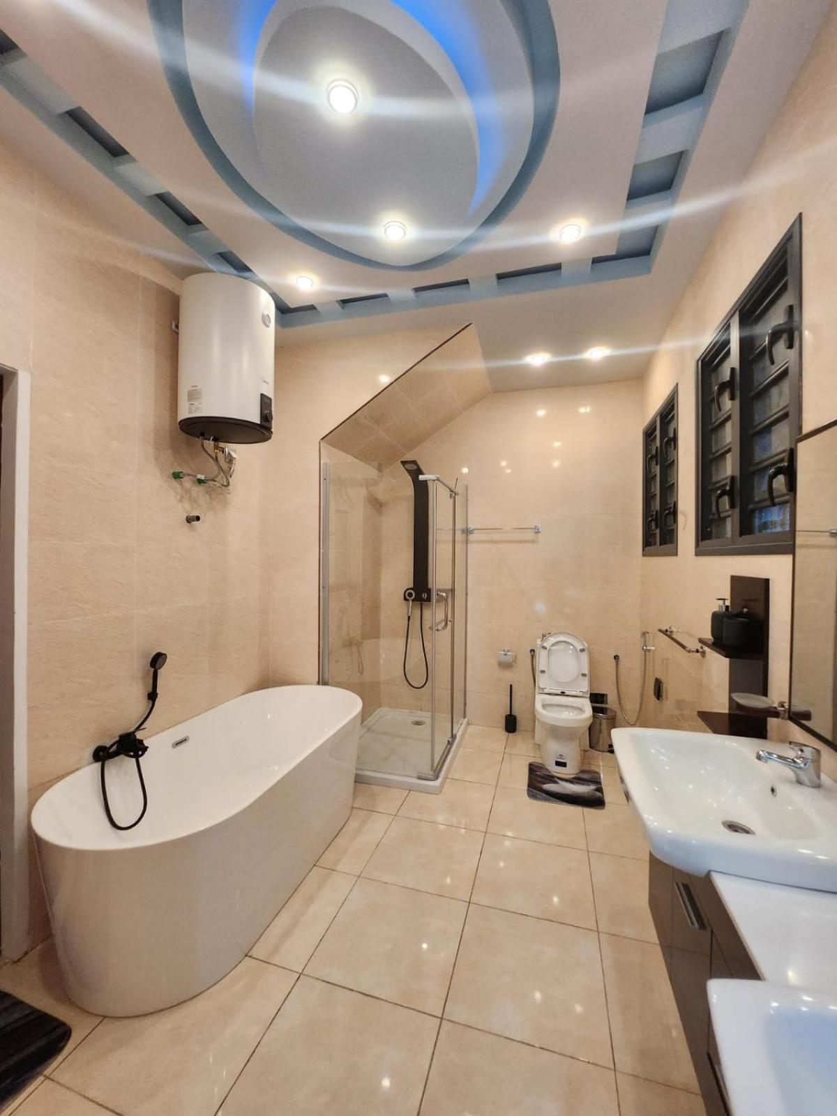 מאהאג'נגה Ocean Heaven Hotel מראה חיצוני תמונה