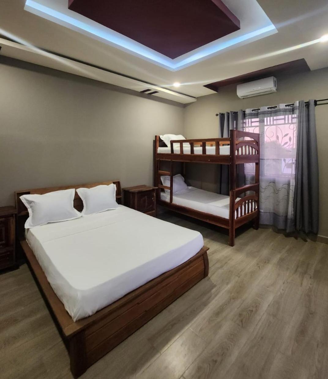 מאהאג'נגה Ocean Heaven Hotel מראה חיצוני תמונה