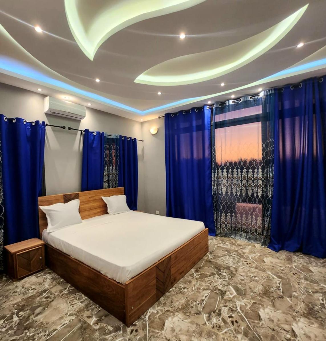 מאהאג'נגה Ocean Heaven Hotel מראה חיצוני תמונה